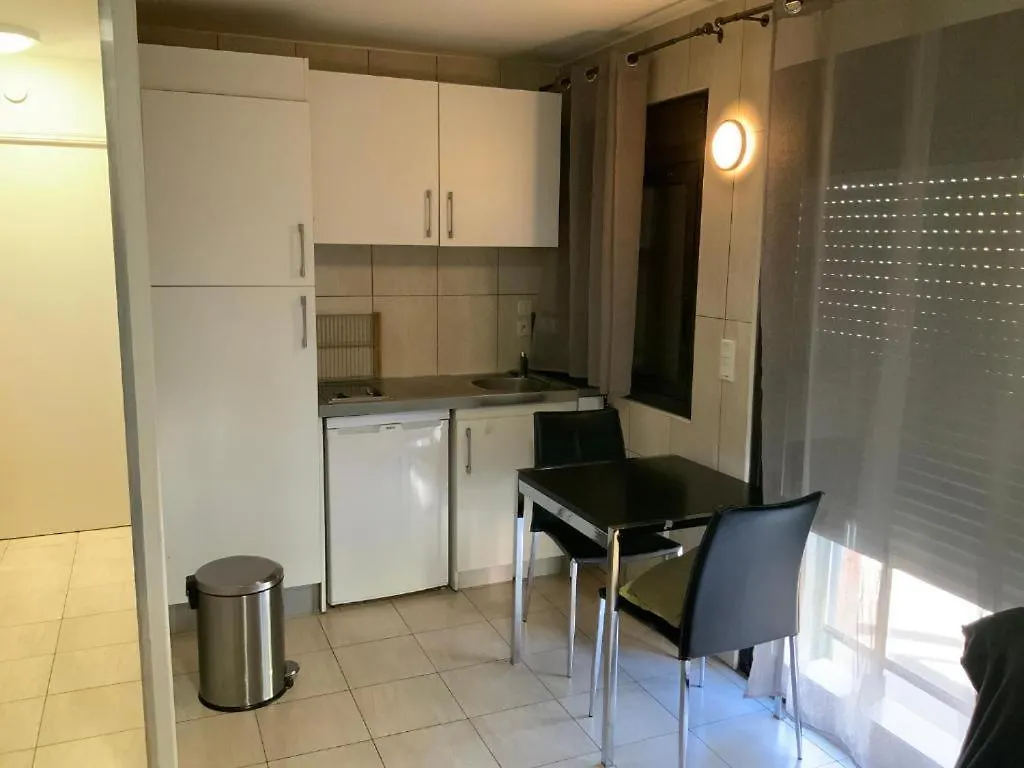 Appartement 4 Personnes Parking Prive Gratuit Calanques Plages Velodrome 2 Hopital Ipc Marseille Apartment